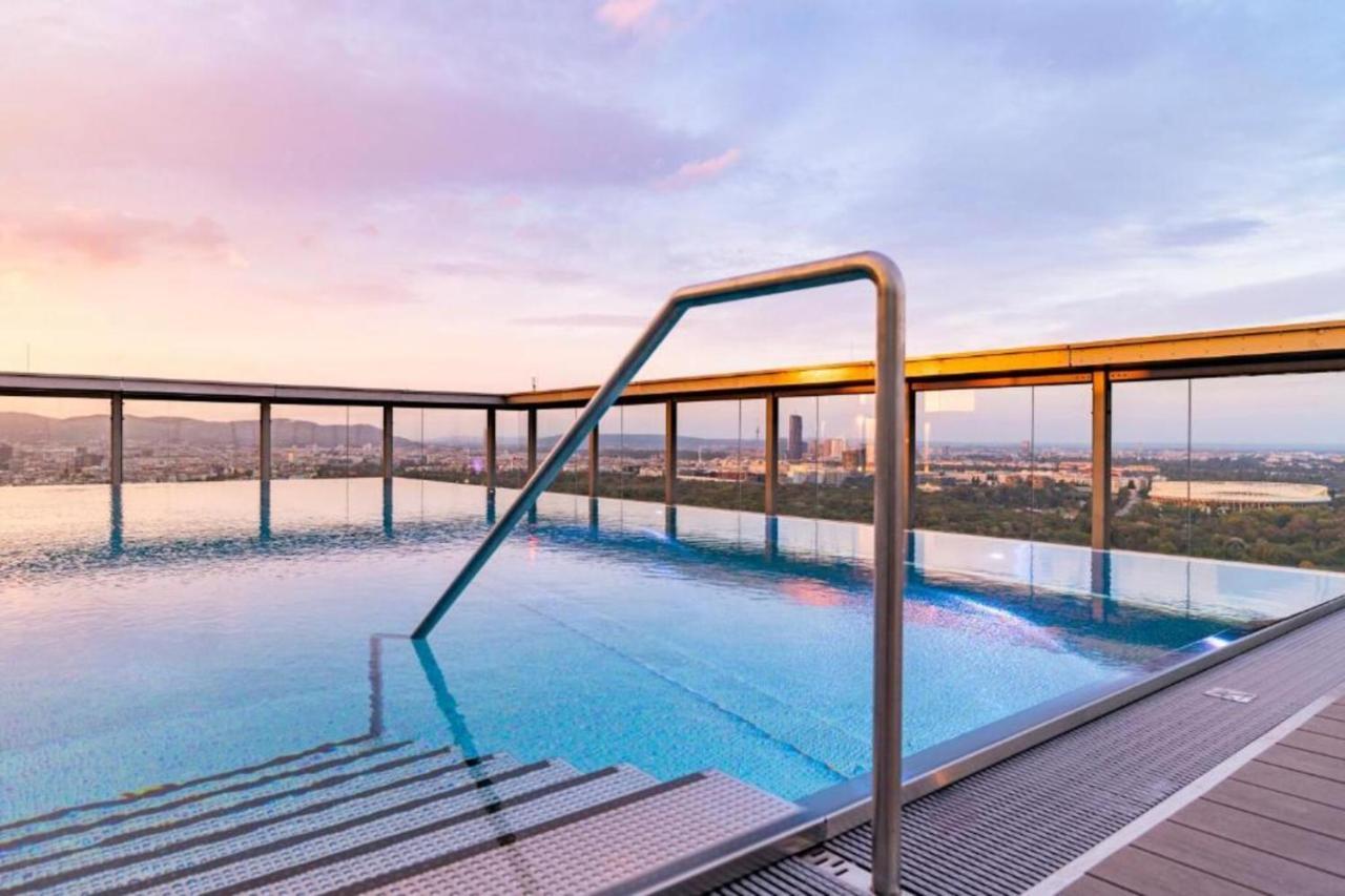Mca Triiiple I Rooftop Pool I Free Parking I Netflix Виена Екстериор снимка
