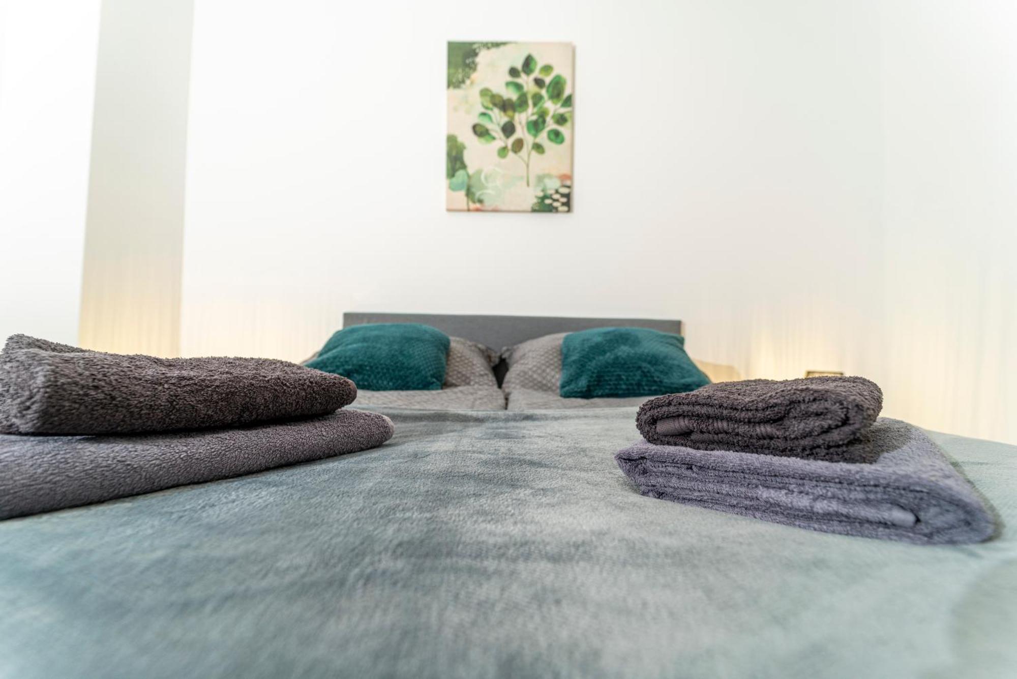 Mca Triiiple I Rooftop Pool I Free Parking I Netflix Виена Екстериор снимка