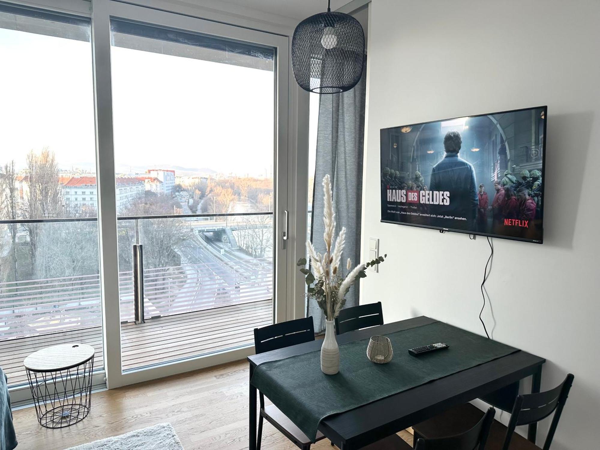 Mca Triiiple I Rooftop Pool I Free Parking I Netflix Виена Екстериор снимка