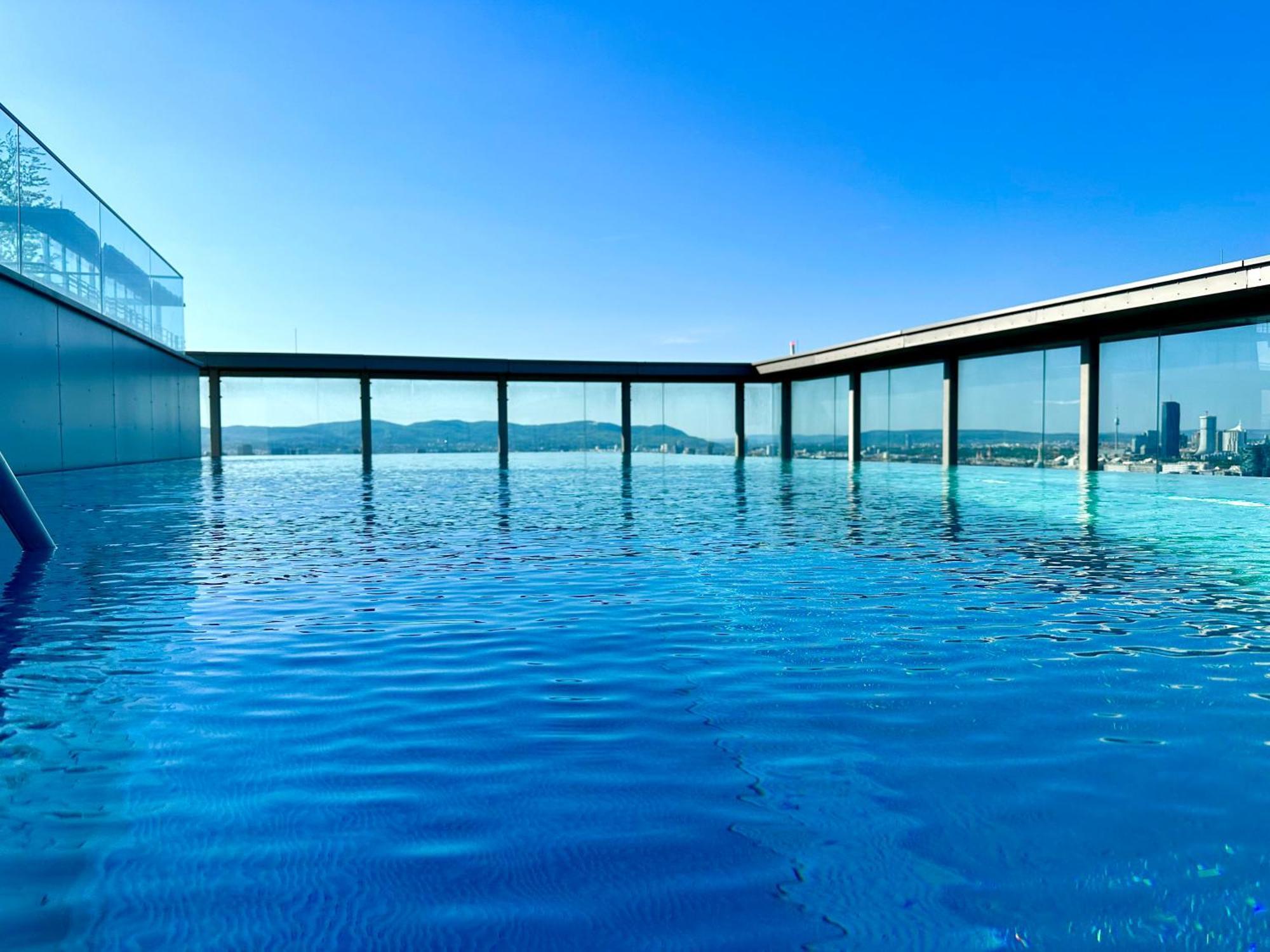 Mca Triiiple I Rooftop Pool I Free Parking I Netflix Виена Екстериор снимка